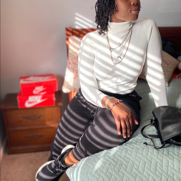 Meet your Posher, Coffy - Picture 2 of 6